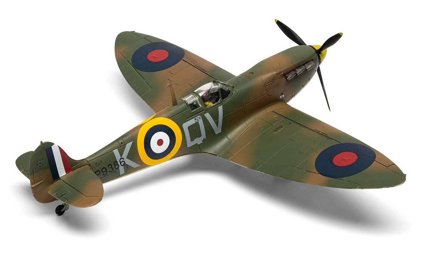 Supermarine Spitfire Mk.Ia Model Kit 1/72