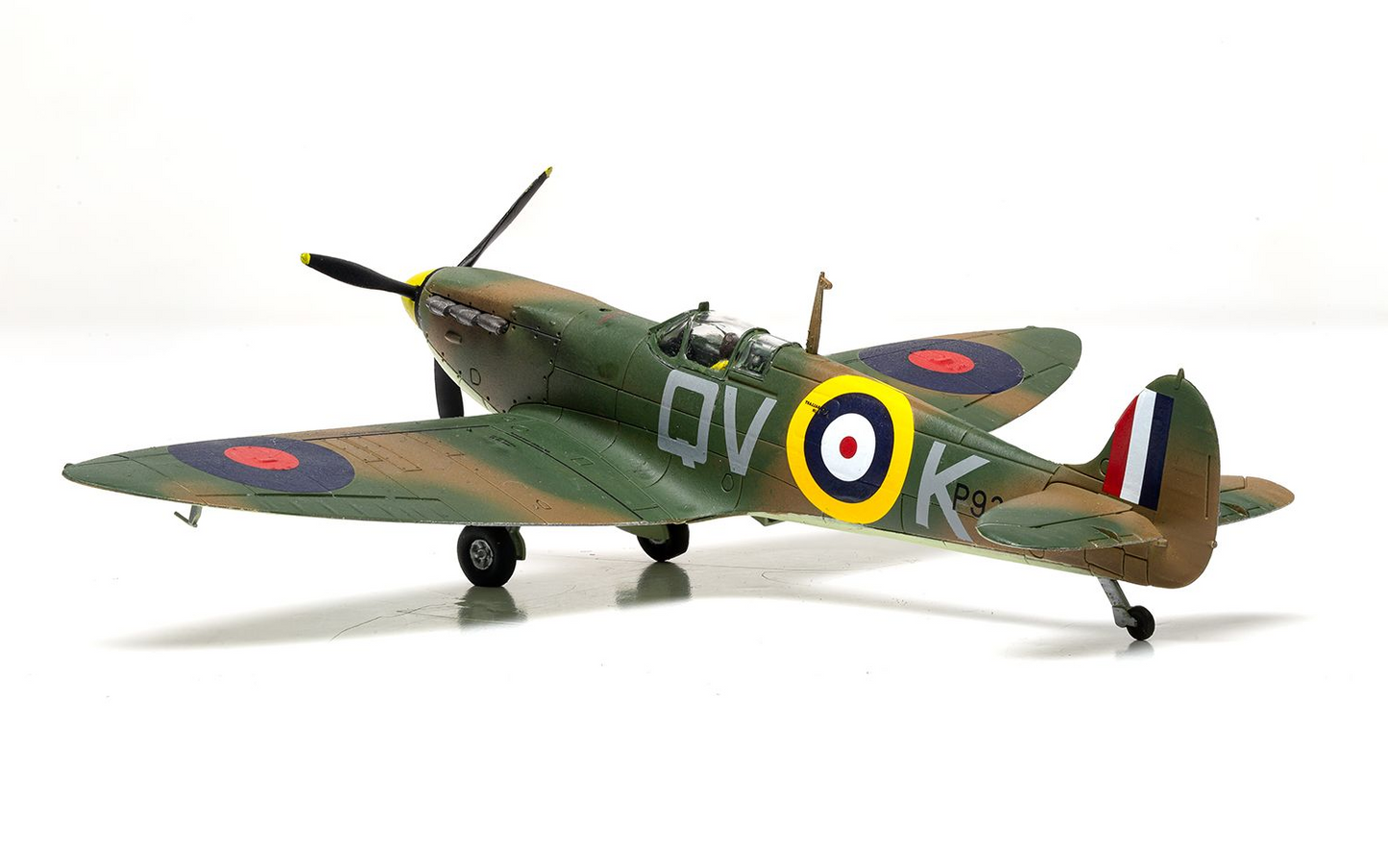 Supermarine Spitfire Mk.Ia Model Kit 1/72