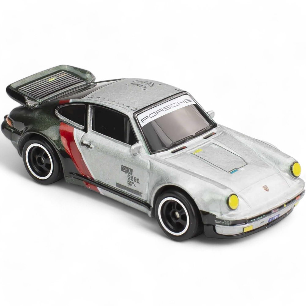 Pop Culture "Cyberpunk 2077" - Porsche 911 Turbo 930 1/64