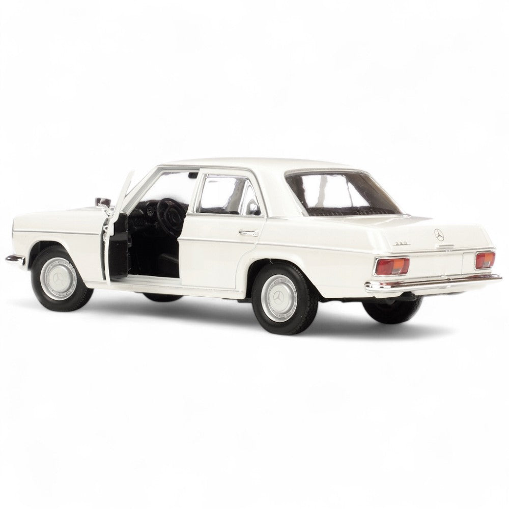 Mercedes-Benz 220 1/34