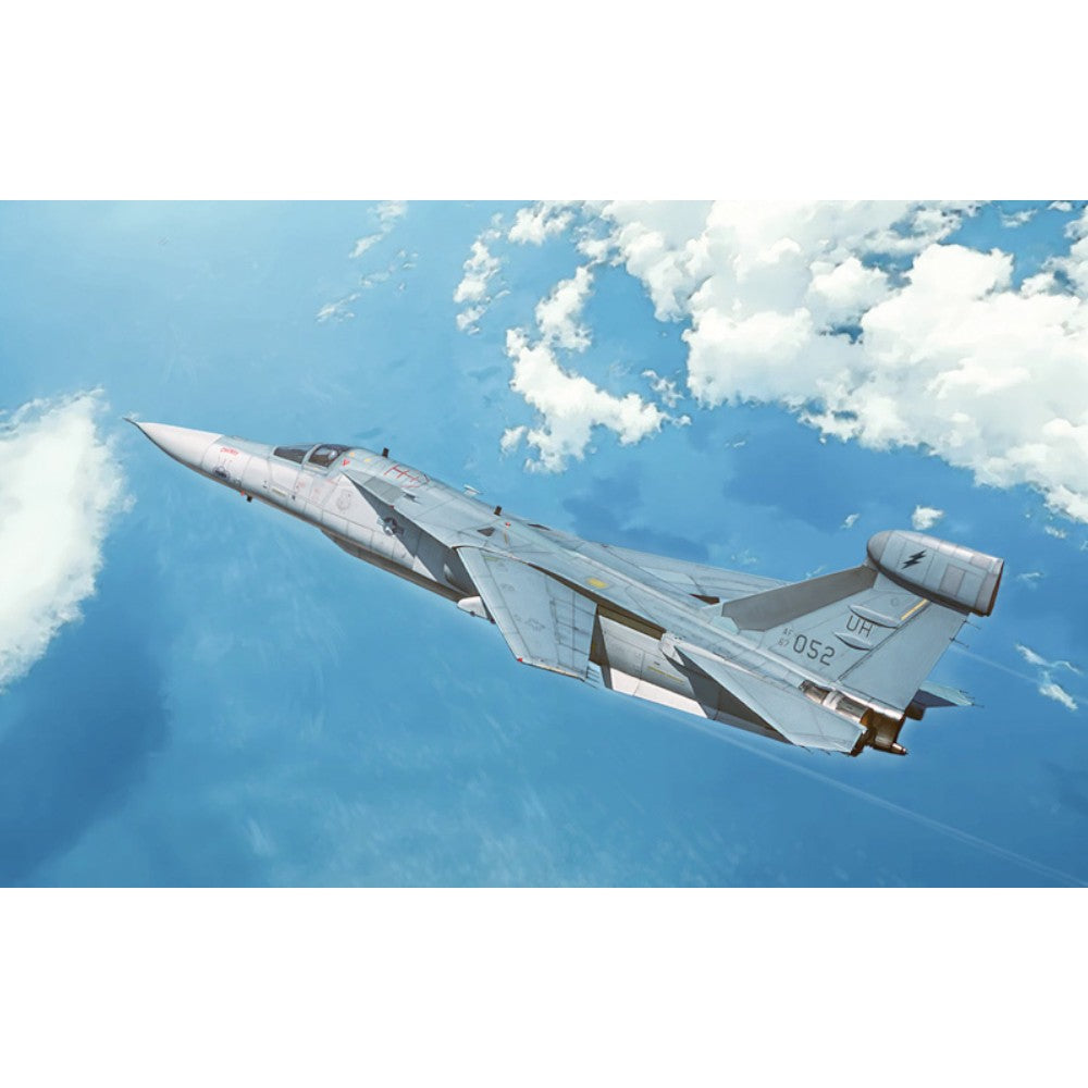 EF-111 A Raven Model Kit 1/72