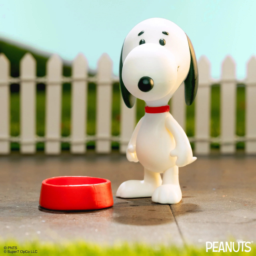 ReAction: Peanuts - Snoopy