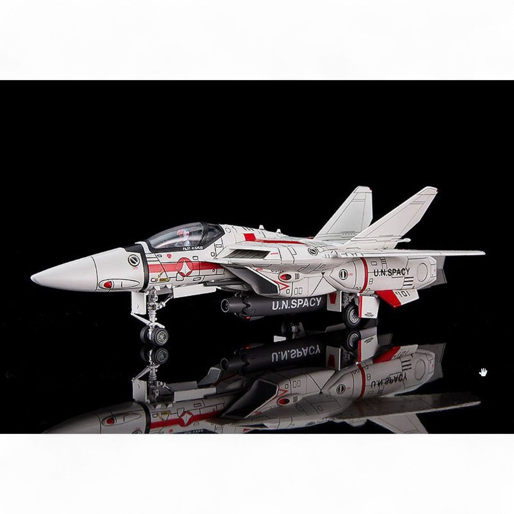 PLAMAX PX06 VF-1J Fighter Valkyrie Vermillion Hikaru Ichijo Ver. Model Kit 1/72