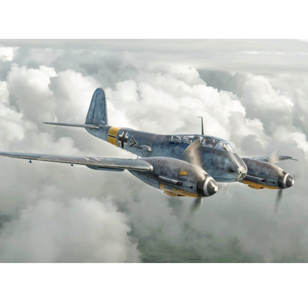 Me 410 A-1 Hornisse Model Kit 1/72
