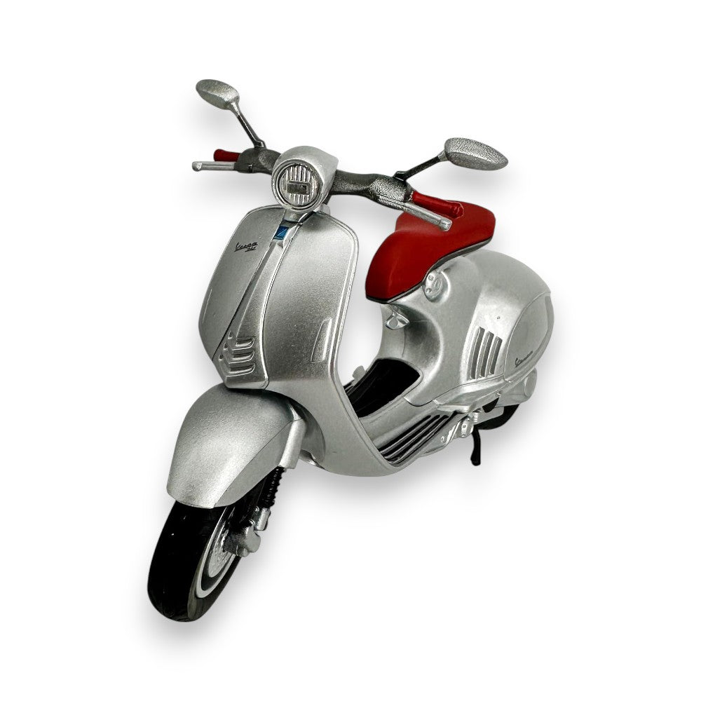 2014 Vespa 946 1/18