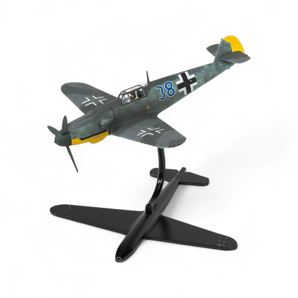 Double Fighter: P-51D Mustang vs Messerschmitt BF-109F-4 Gift Set Model Kit 1/72