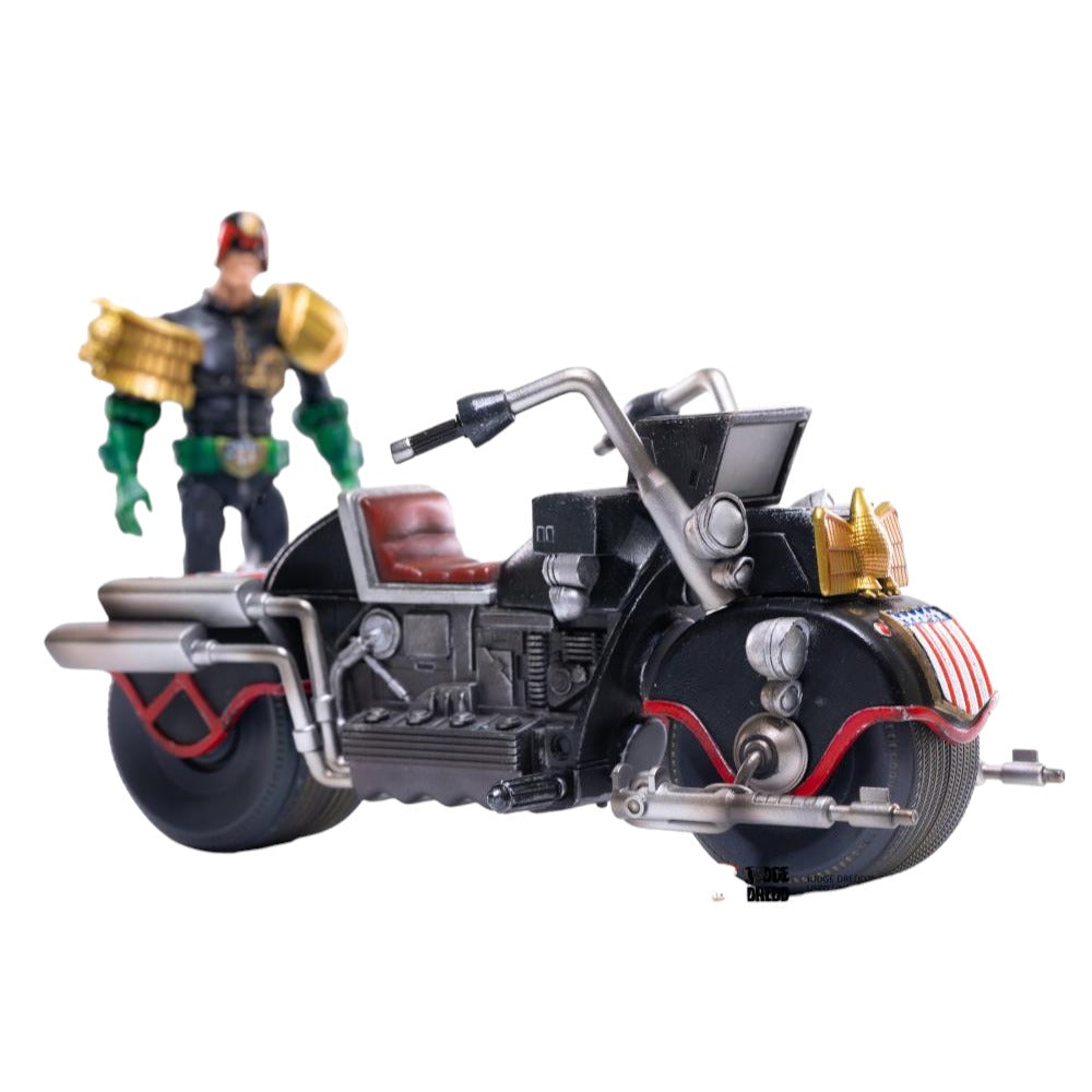 2000 AD Exquisite Mini Series Judge Dredd & Lawmaster Mark II 1/18