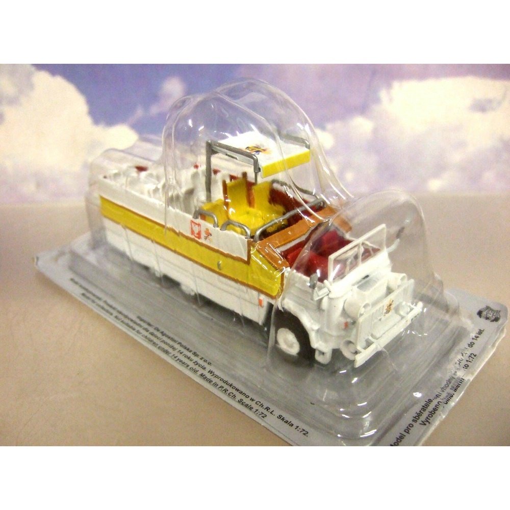 660 Truck Minibus Open Papamobile 1974 1/72