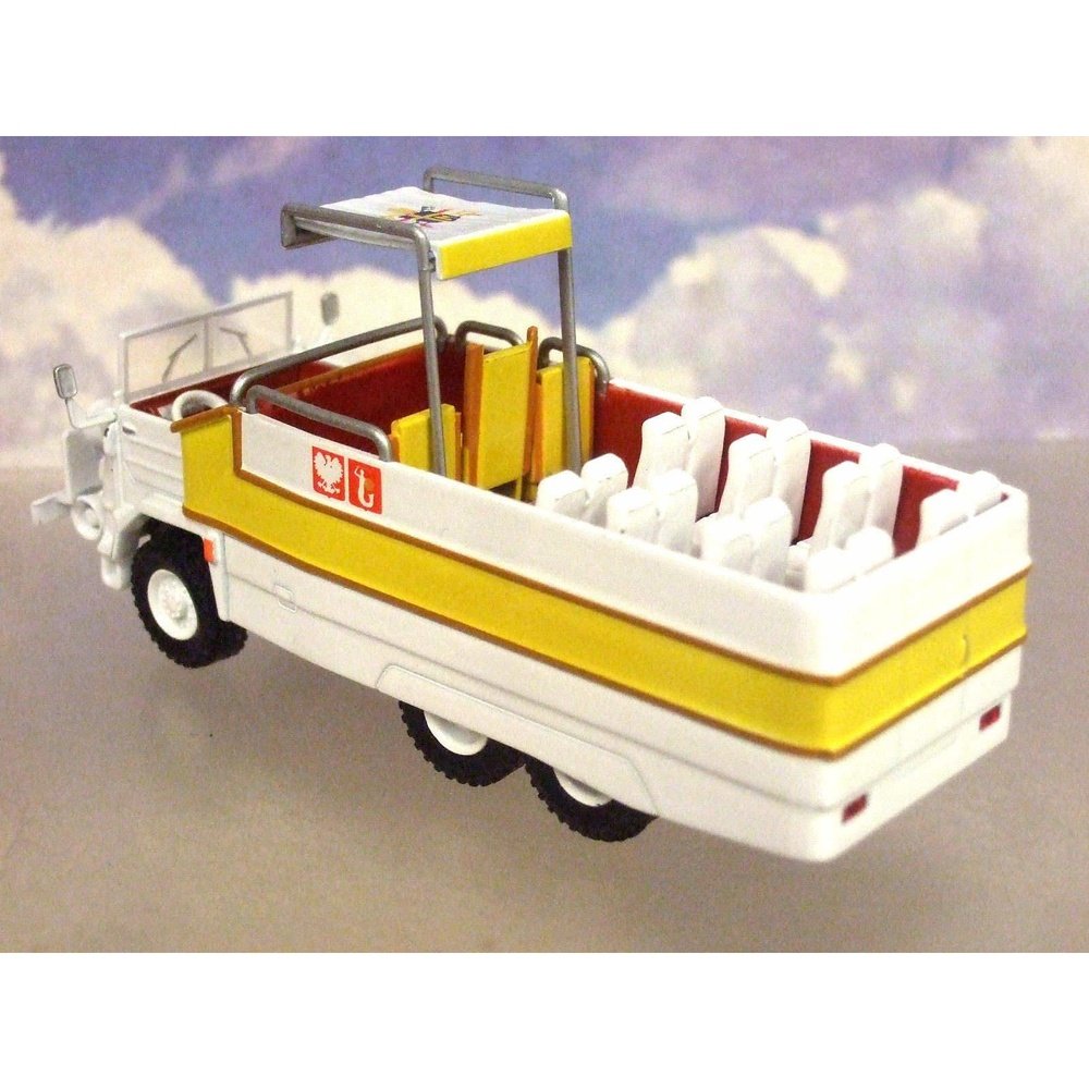 660 Truck Minibus Open Papamobile 1974 1/72