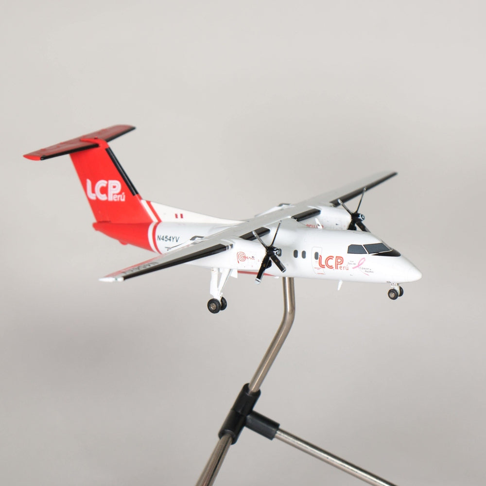 Bombardier Dash 8 - LC Perú Liga contra el Cáncer 1/200