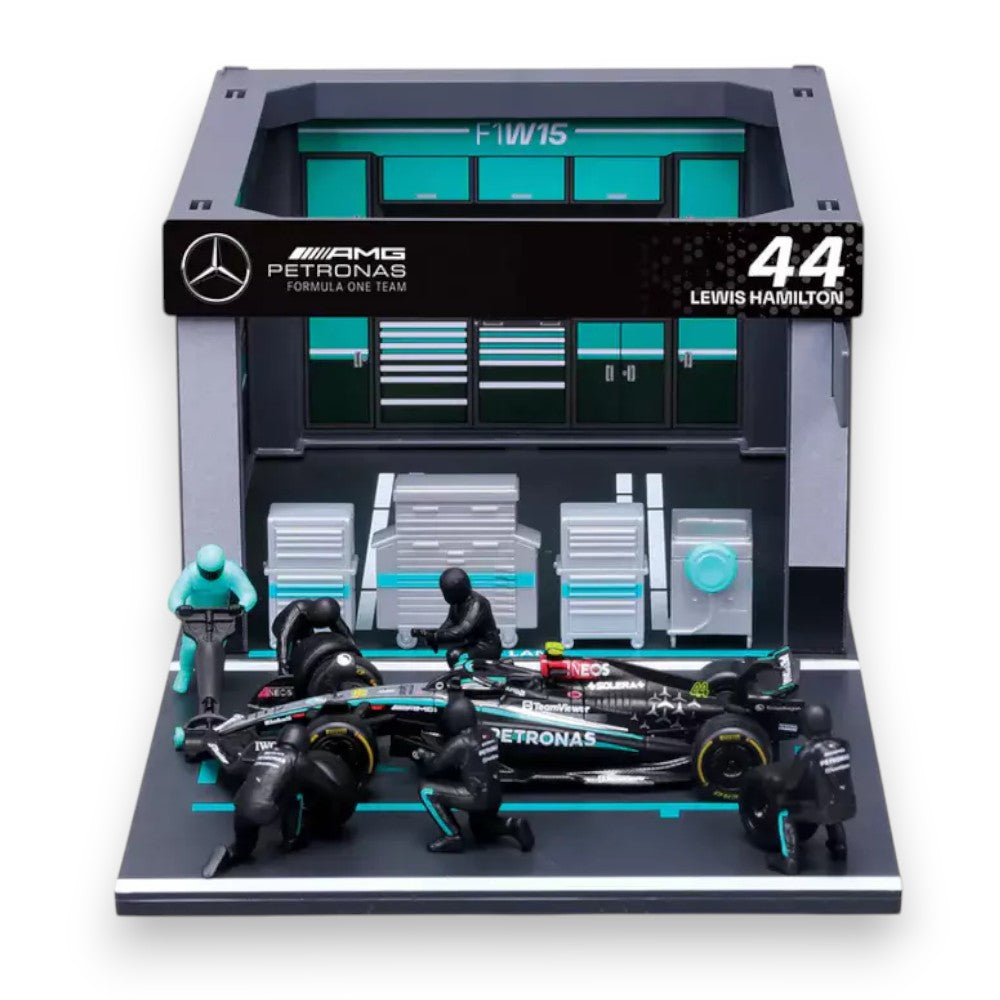 F1 Diorama Garage Pit Stop & Mercedes-AMG W15 2024 #44 Lewis Hamilton 1/43