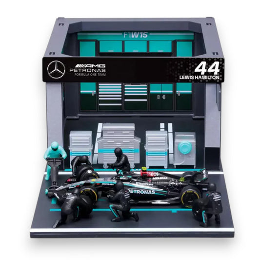 F1 Diorama Garage Pit Stop & Mercedes-AMG W15 2024 #44 Lewis Hamilton 1/43