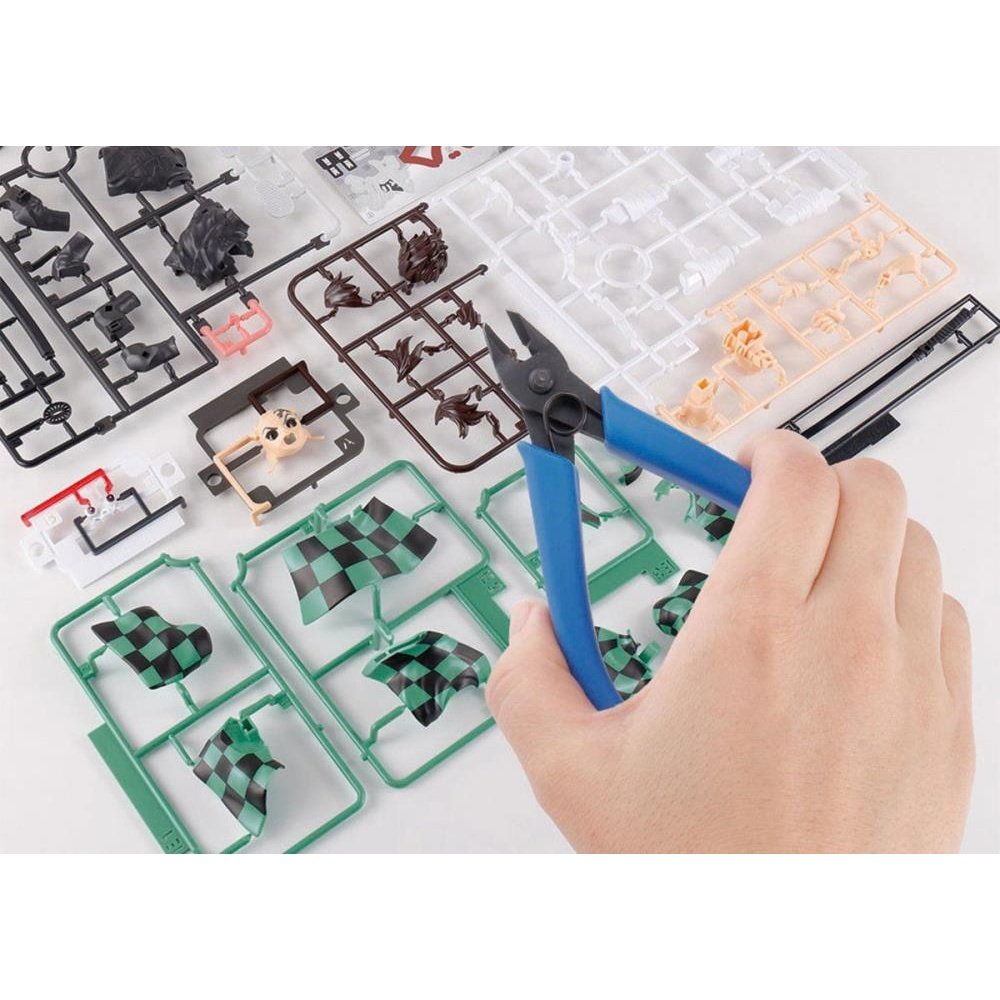 Demon Slayer: Kimetsu no Yaiba Tanjiro Kamado Model Kit