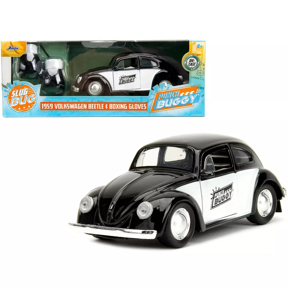 Slug Bug - 1959 Volkswagen Beetle & Boxing Gloves 1/32