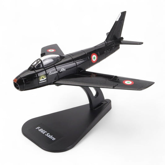 North American F-86E Sabre Black 1/100