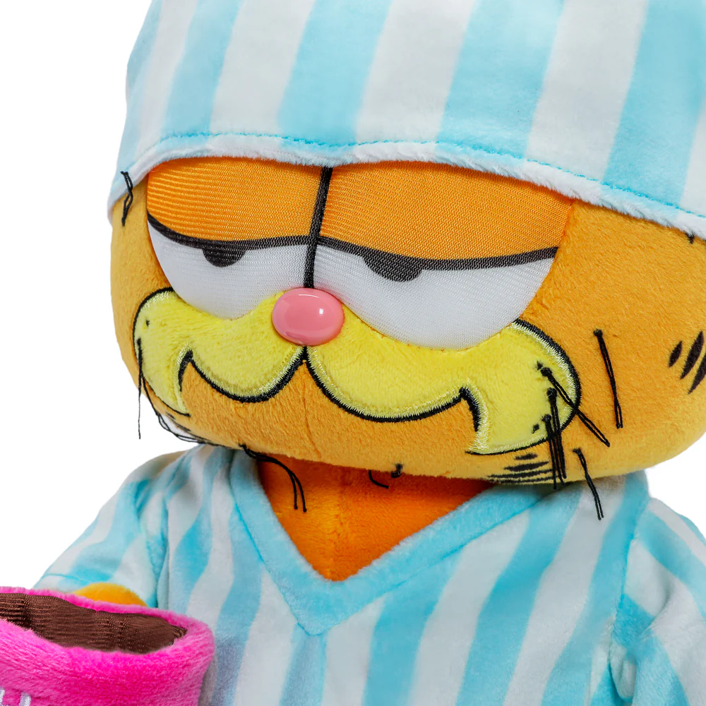 I Hate Mondays Grouchy Garfield in Pajamas and Slippers Peluche