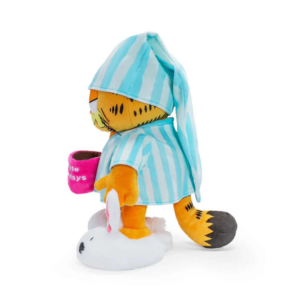 I Hate Mondays Grouchy Garfield in Pajamas and Slippers Peluche