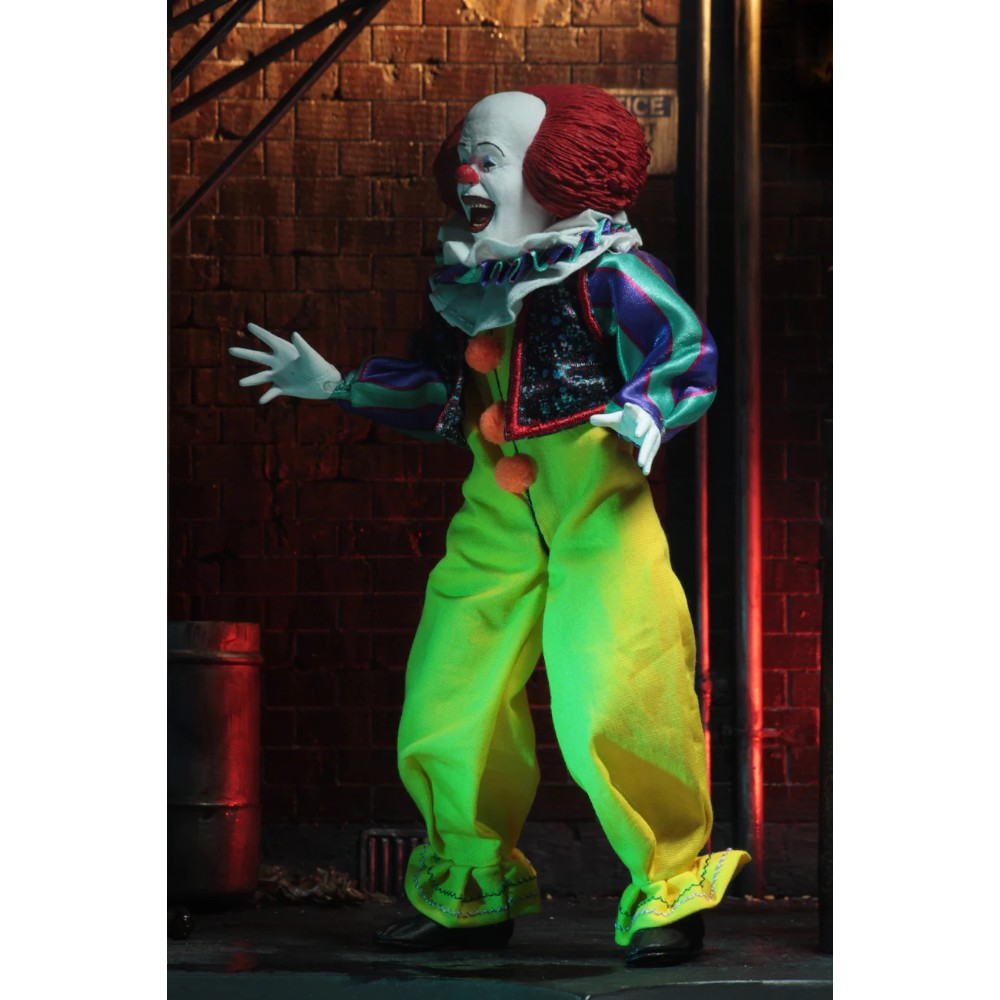 IT 1990 Pennywise Clothed Series