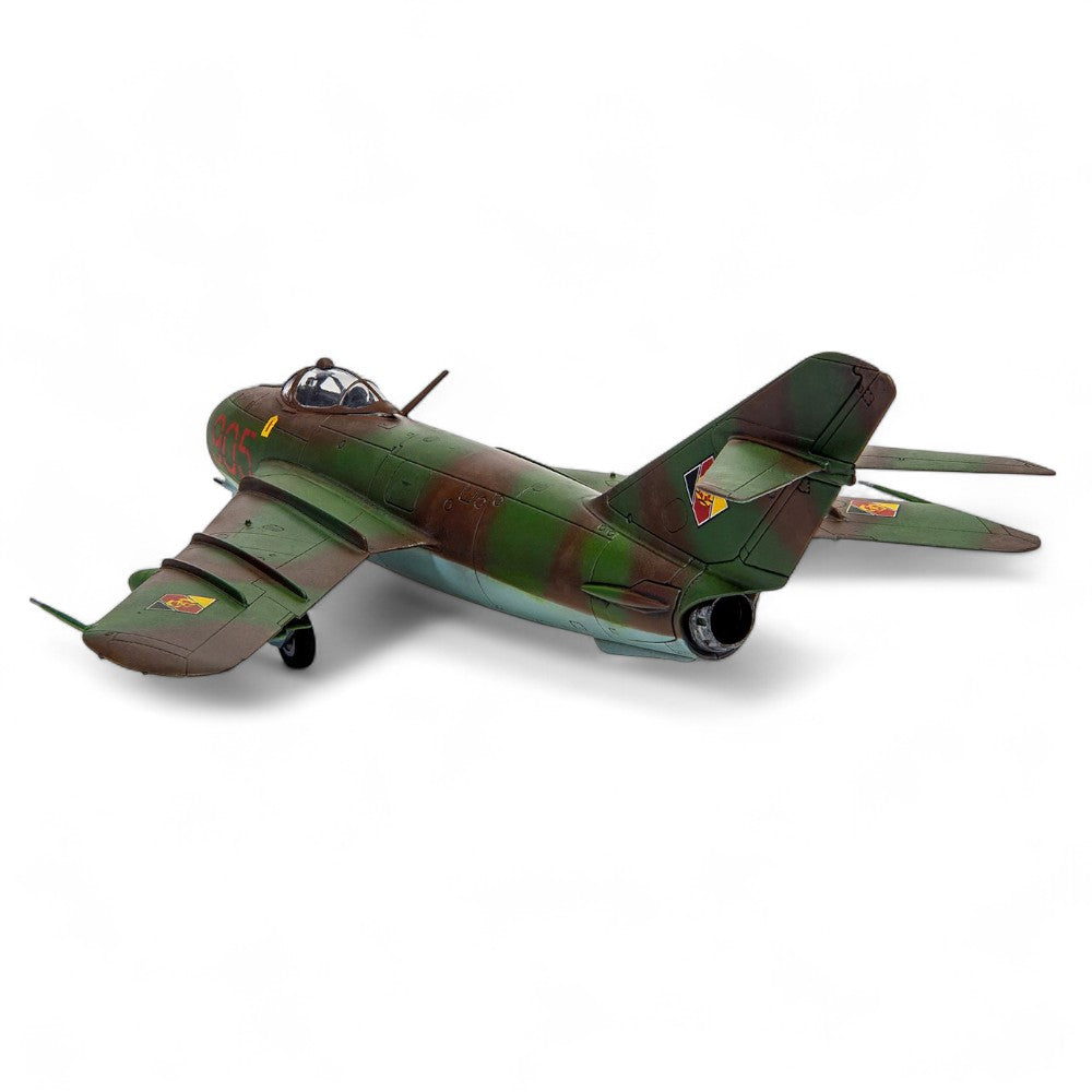PZL LIM-5 Model Kit 1/72