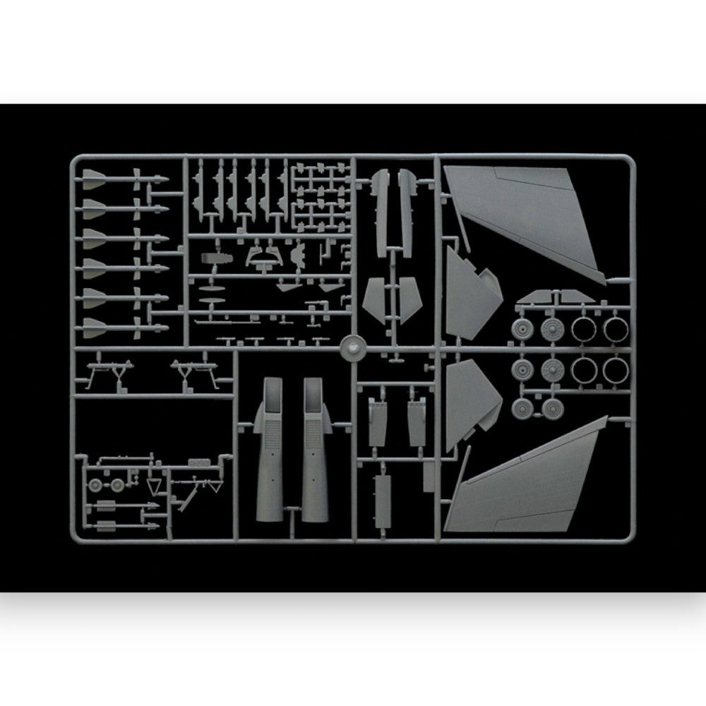 SU-33D Flanker-D Model Kit 1/72