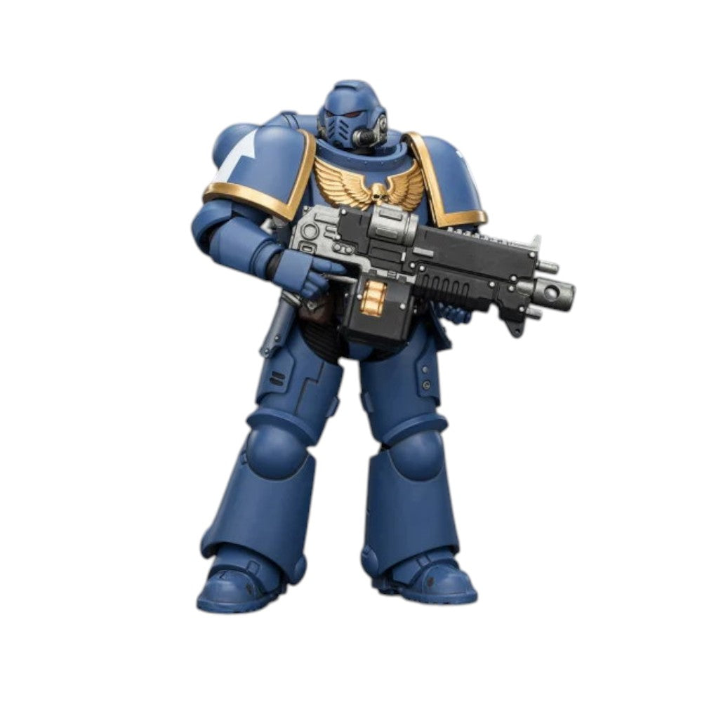 Warhammer 40k Ultramarines Intercessor with Bolt Rifle, Bolt Pistol and Chainsword 1/18