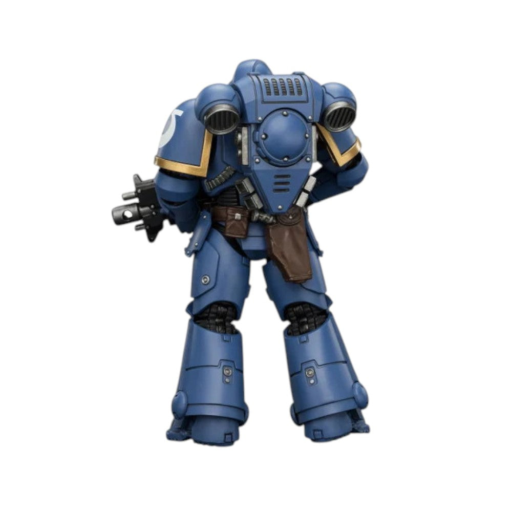 Warhammer 40k Ultramarines Intercessor with Bolt Rifle, Bolt Pistol and Chainsword 1/18