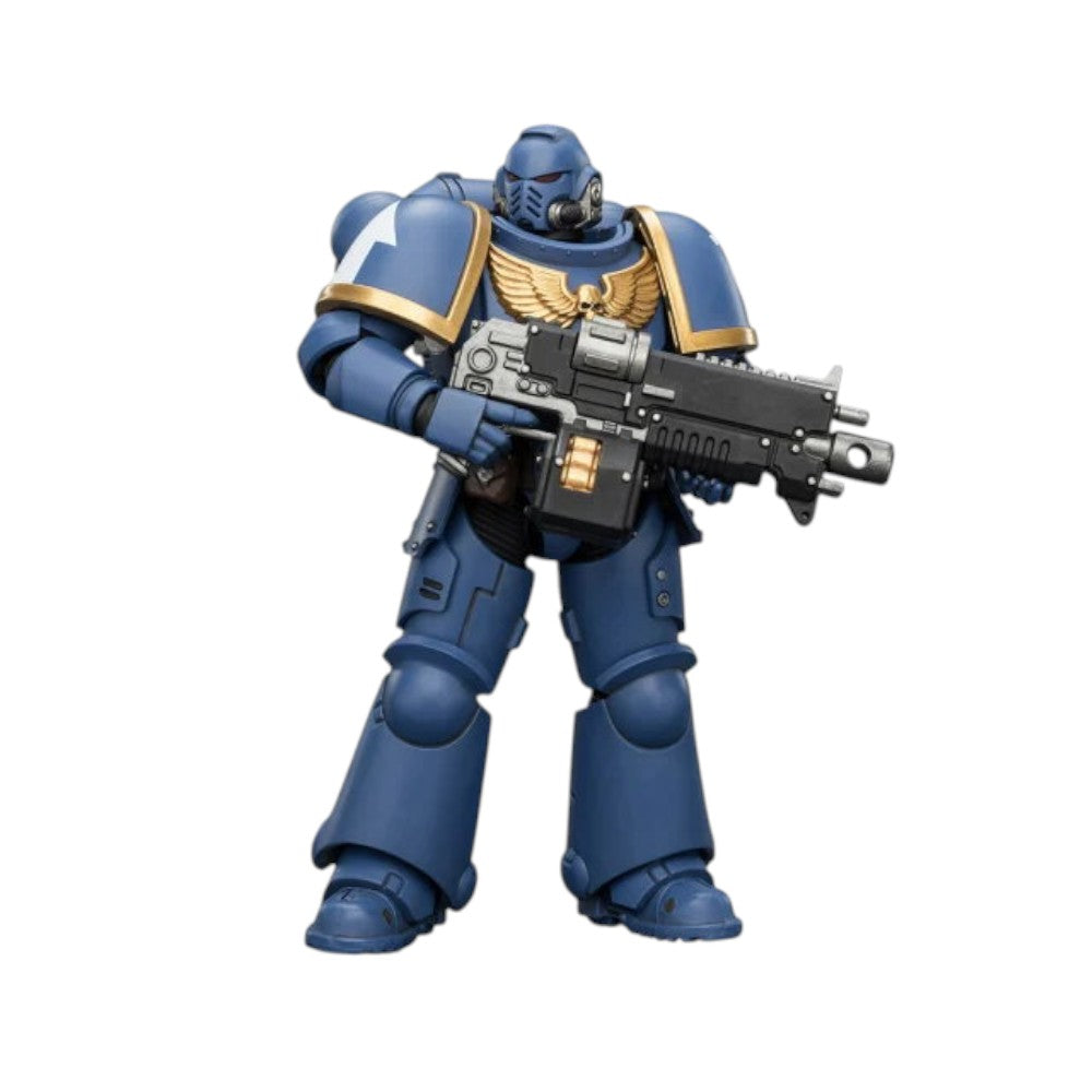 Warhammer 40k Ultramarines Intercessor with Bolt Rifle, Bolt Pistol and Chainsword 1/18