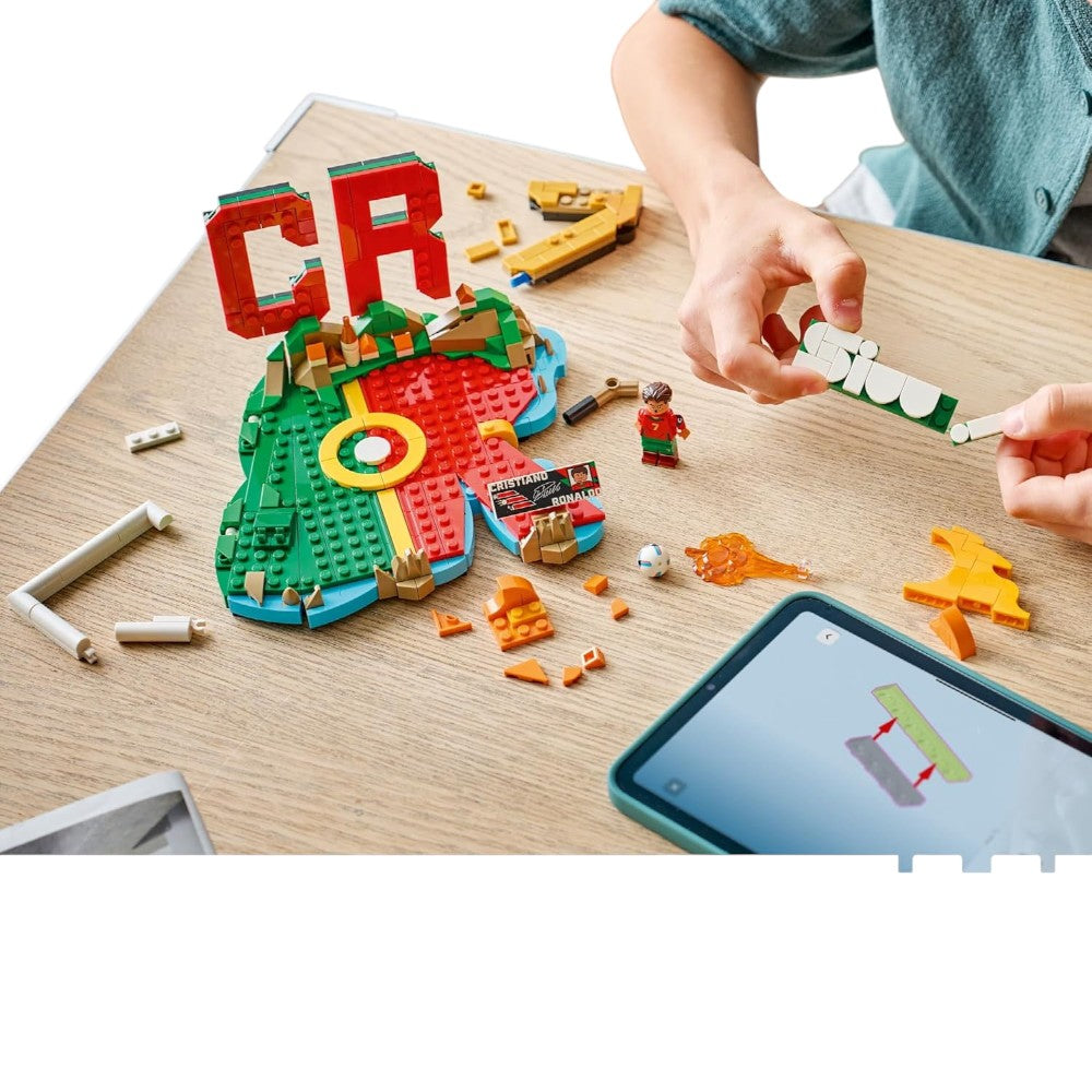 Lego Editions 43012 Cristiano Ronaldo Fenómenos Del Fútbol (490 piezas)