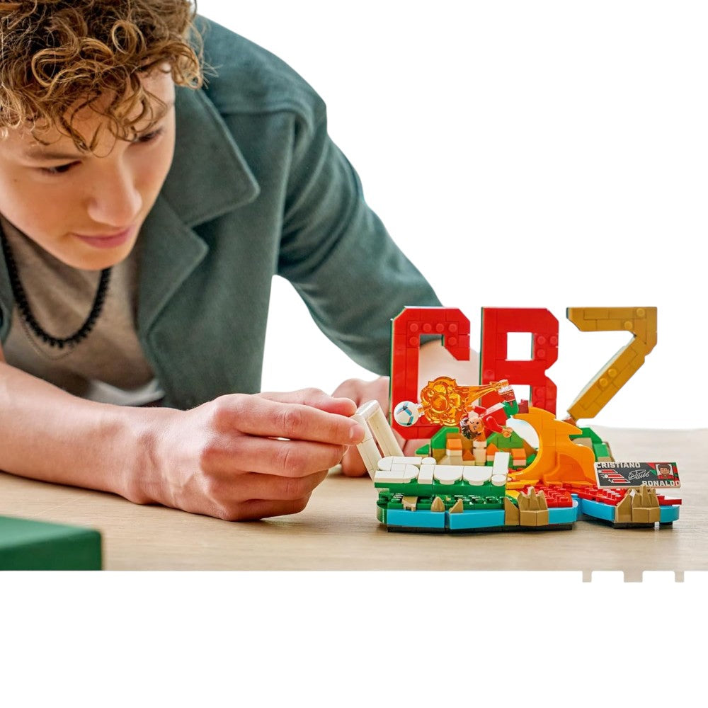 Lego Editions 43012 Cristiano Ronaldo Fenómenos Del Fútbol (490 piezas)