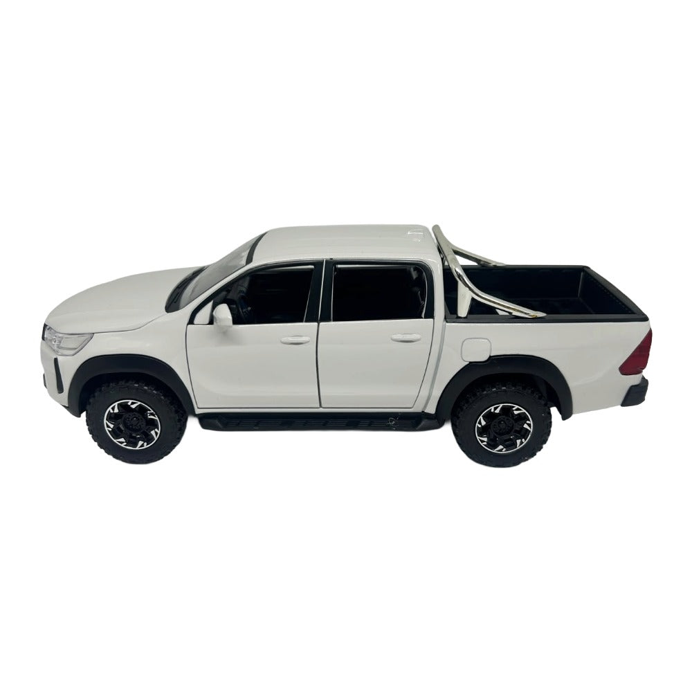 Toyota Hilux Pickup Blanco Humo Luces y Sonido 1/18