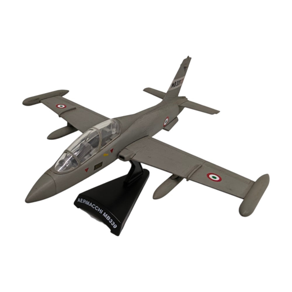 Aermacchi MB339 1/100