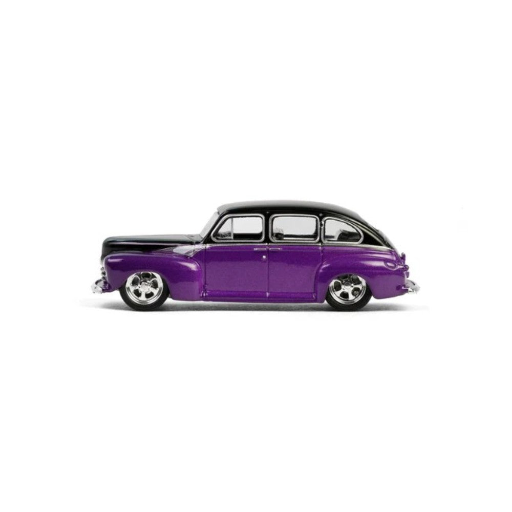 California Lowriders 1946 Ford Deluxe 1/64