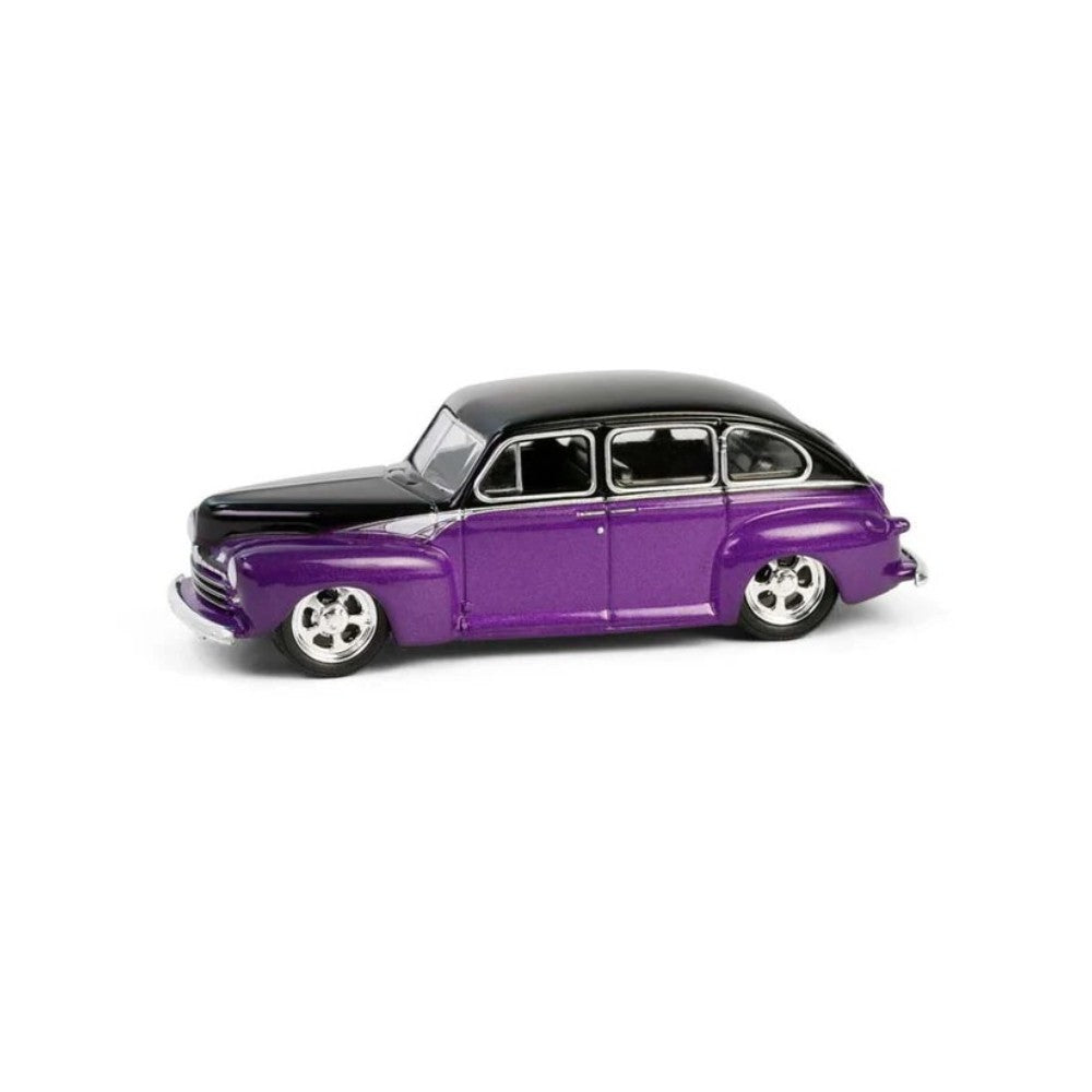 California Lowriders 1946 Ford Deluxe 1/64