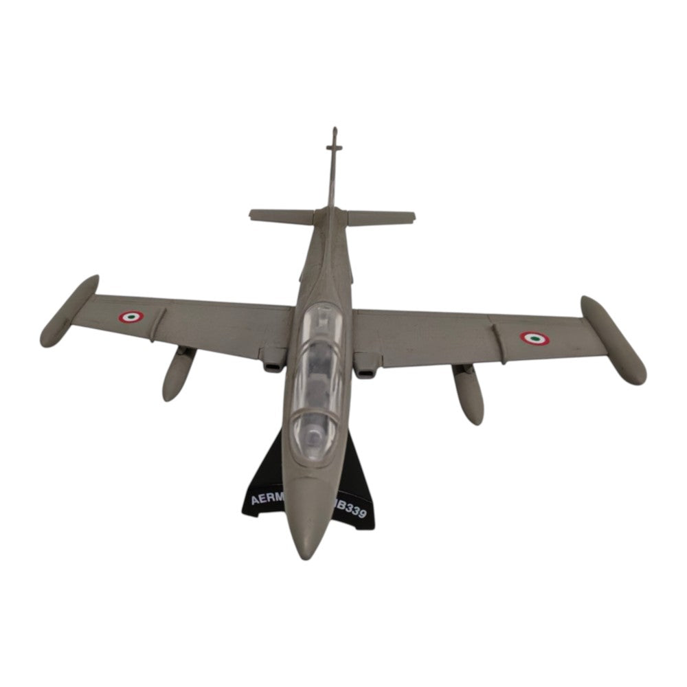 Aermacchi MB339 1/100