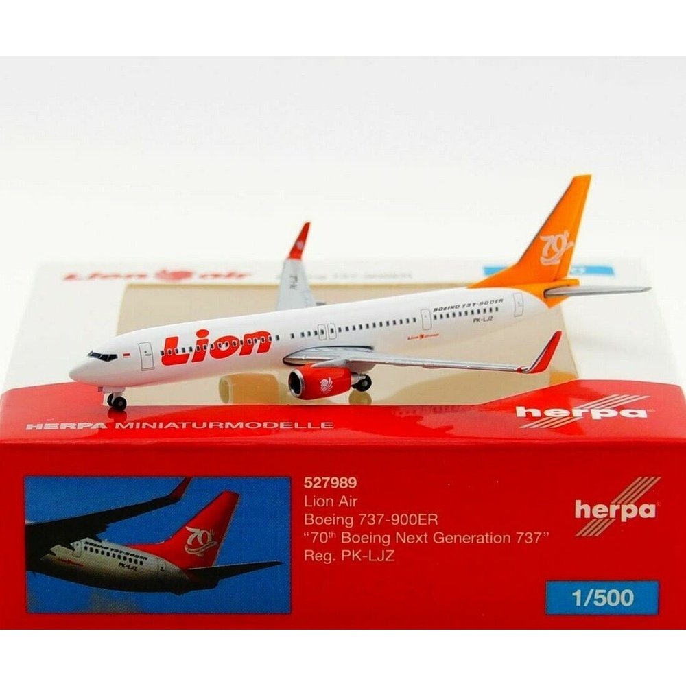 Boeing 737-900ER Lion Air 1/500