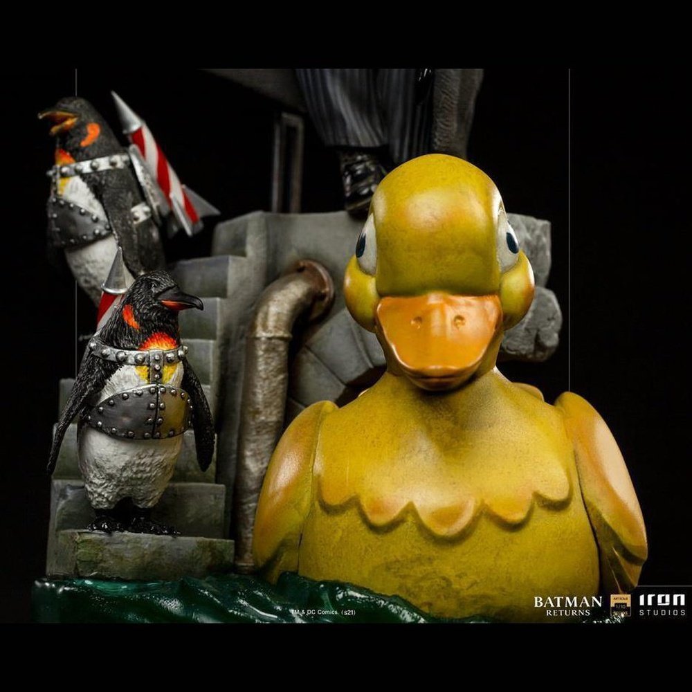 Batman Returns Penguin Deluxe Art Scale Limited Edition 1/10