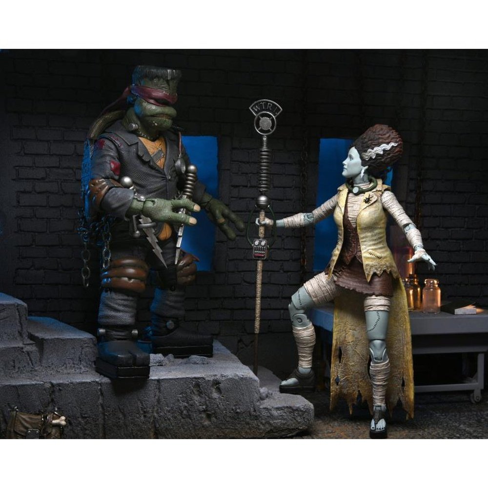 *PRE-VENTA* TMNT Universal Monsters April O'Neil as The Bride Of Frankenstein toysmaster