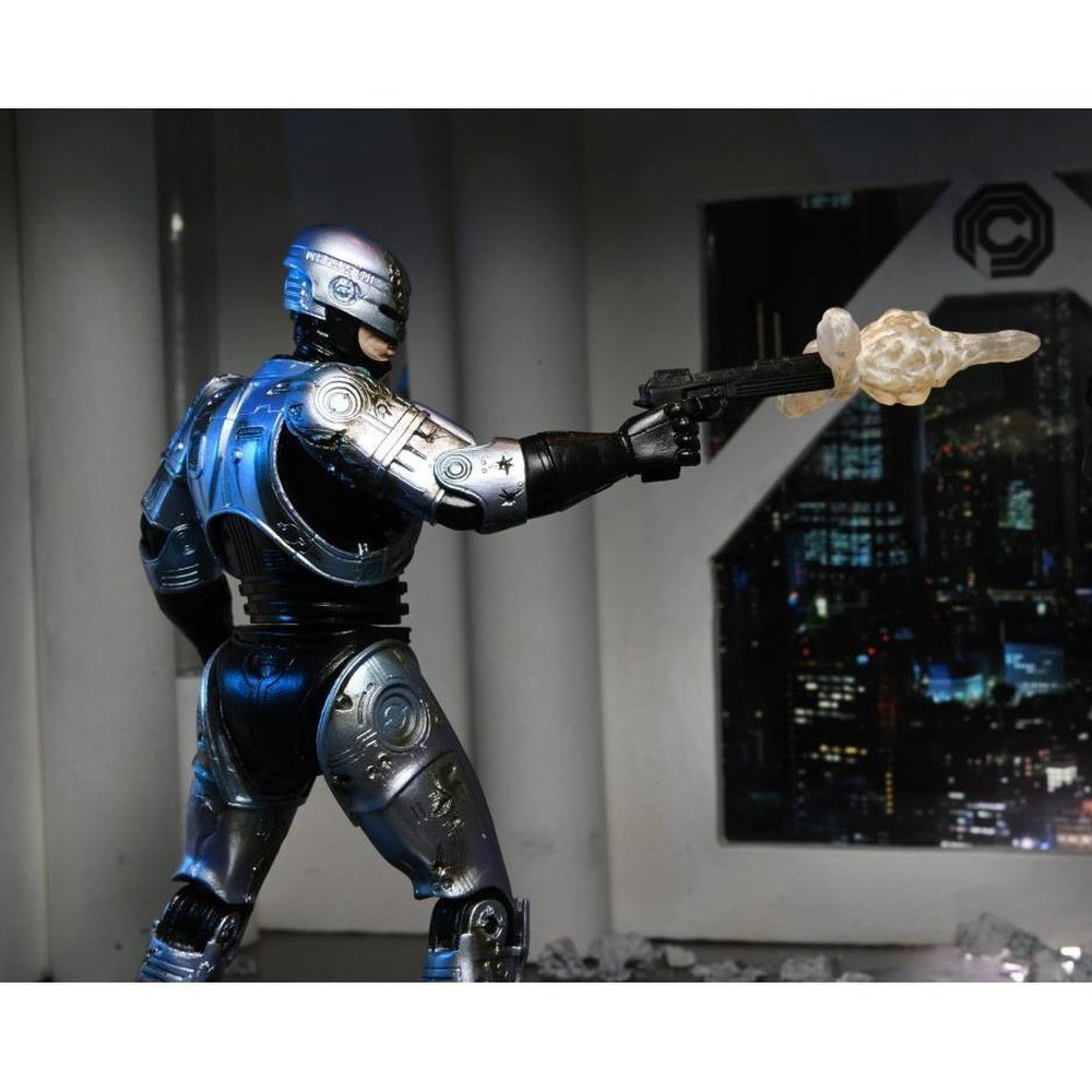Ultimate Battle Damaged RoboCop con Silla