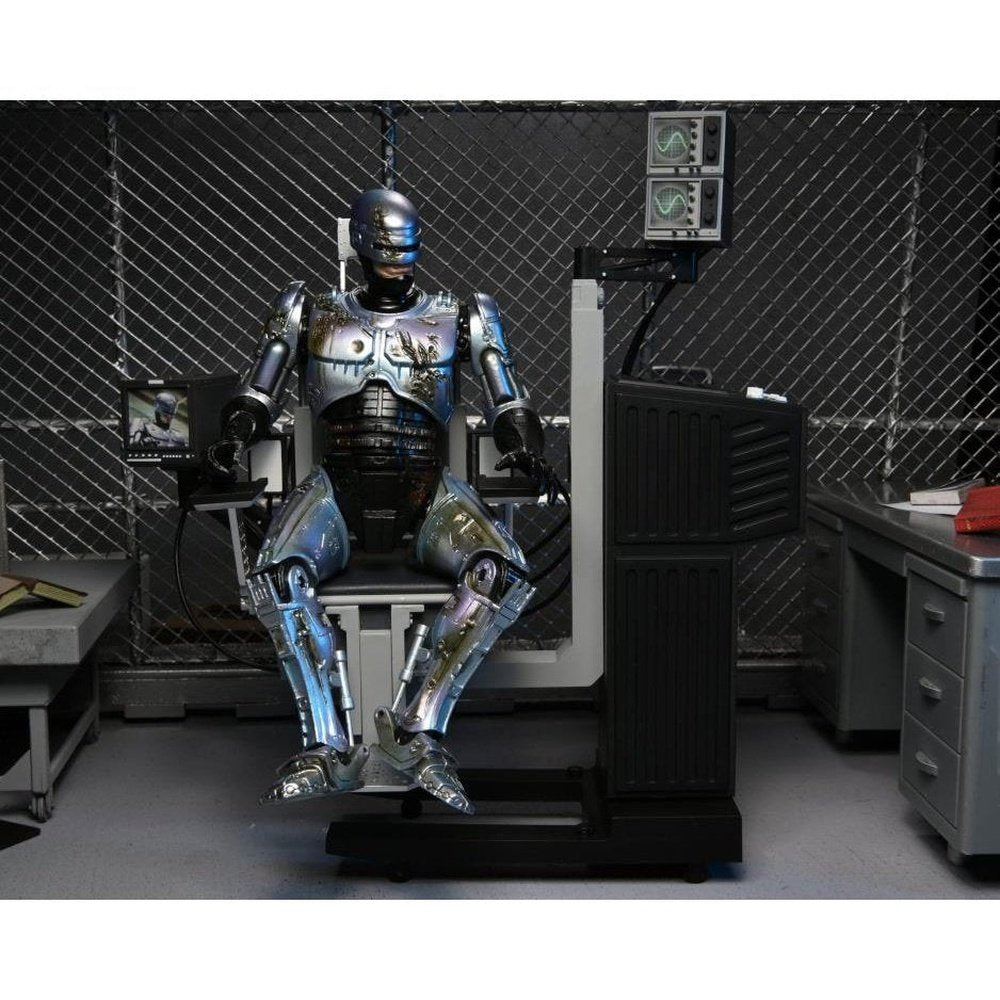 Ultimate Battle Damaged RoboCop con Silla