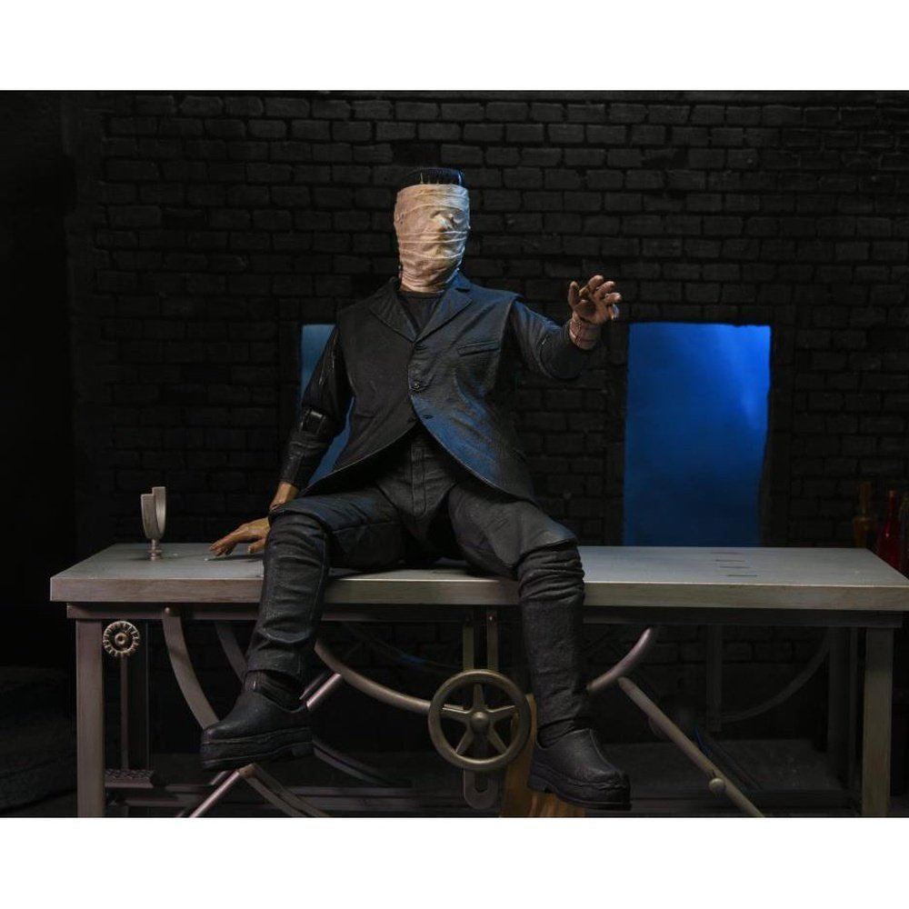 Universal Monsters Frankenstein Accessory Pack