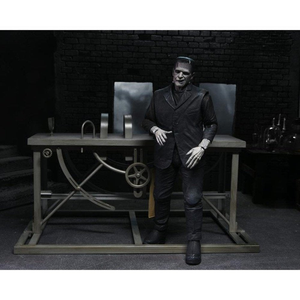 Universal Monsters Frankenstein Accessory Pack