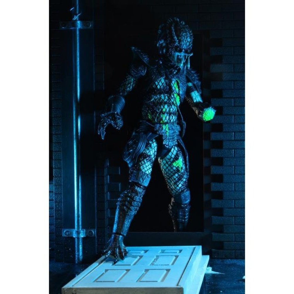 Predator 2 Ultimate Battle-Damaged City Hunter