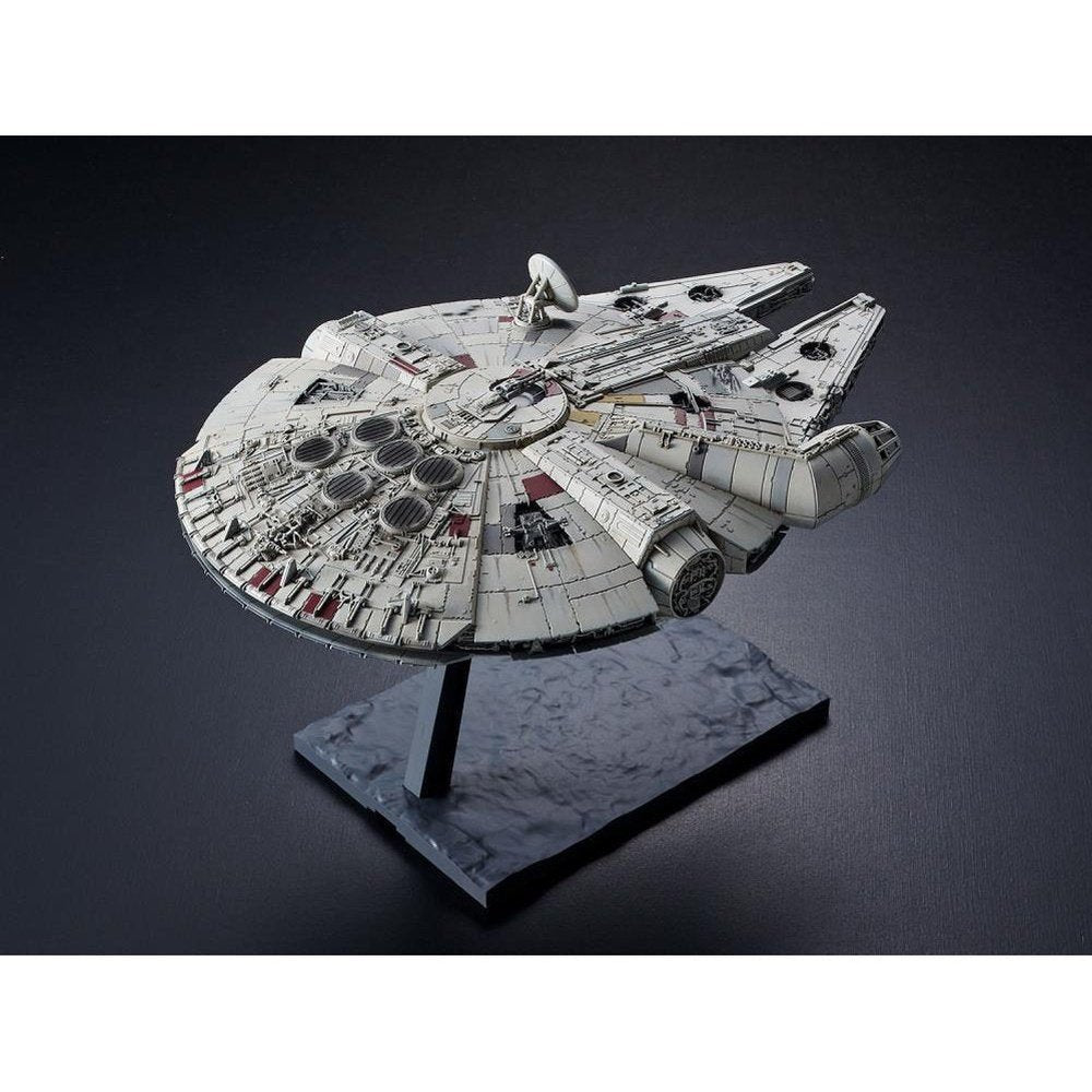 Star Wars: The Rise of Skywalker - Millennium Falcon Model Kit 1/144