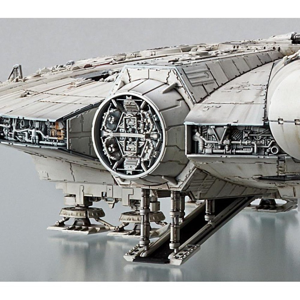 Star Wars: The Rise of Skywalker - Millennium Falcon Model Kit 1/144