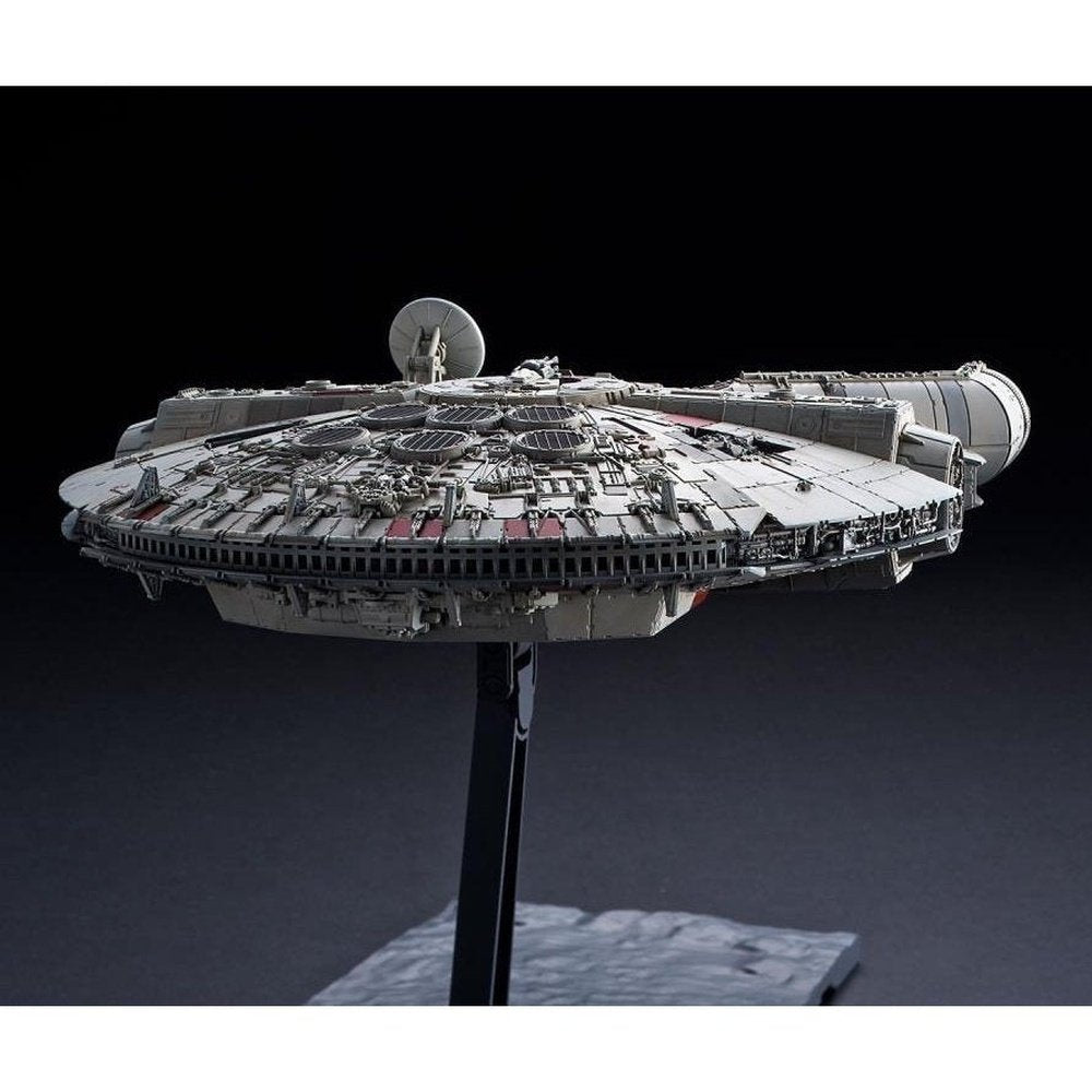 Star Wars: The Rise of Skywalker - Millennium Falcon Model Kit 1/144