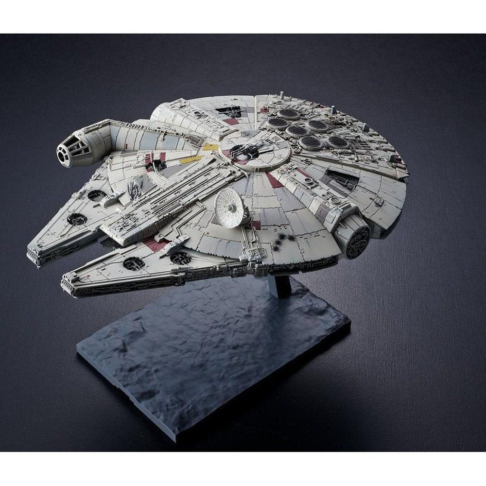 Star Wars: The Rise of Skywalker - Millennium Falcon Model Kit 1/144