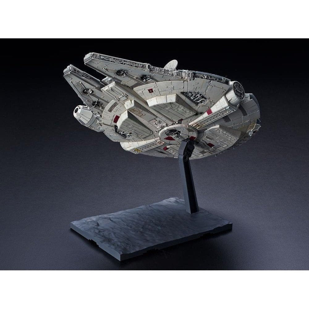 Star Wars: The Rise of Skywalker - Millennium Falcon Model Kit 1/144