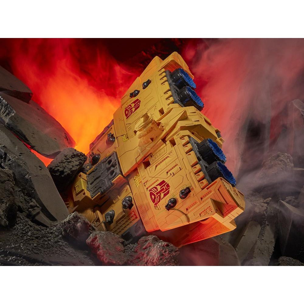 Transformers War for Cybertron: Kingdom Titan WFC-K30 Autobot Ark