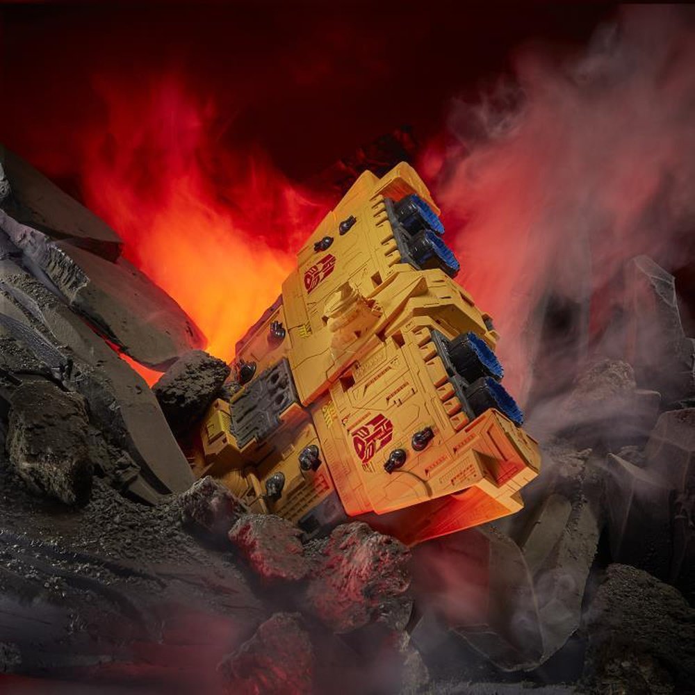 Transformers War for Cybertron: Kingdom Titan WFC-K30 Autobot Ark
